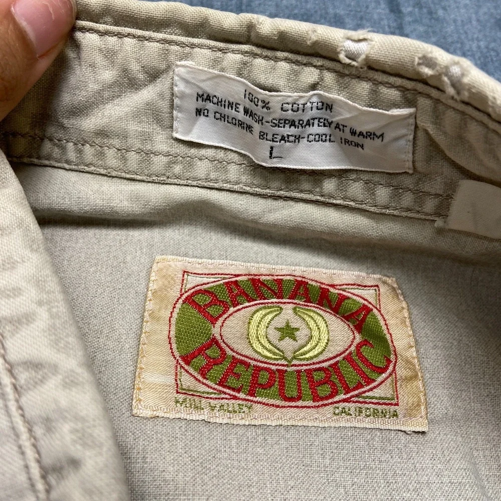 Banana Republic Utility Shirt Mens Large Beige Relaxed Fit Flap Pocket Button Up